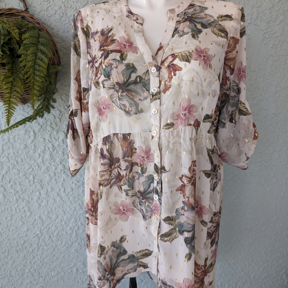 Torrid  semi sheer button down blouse size 2 high‎ low - Picture 3 of 10